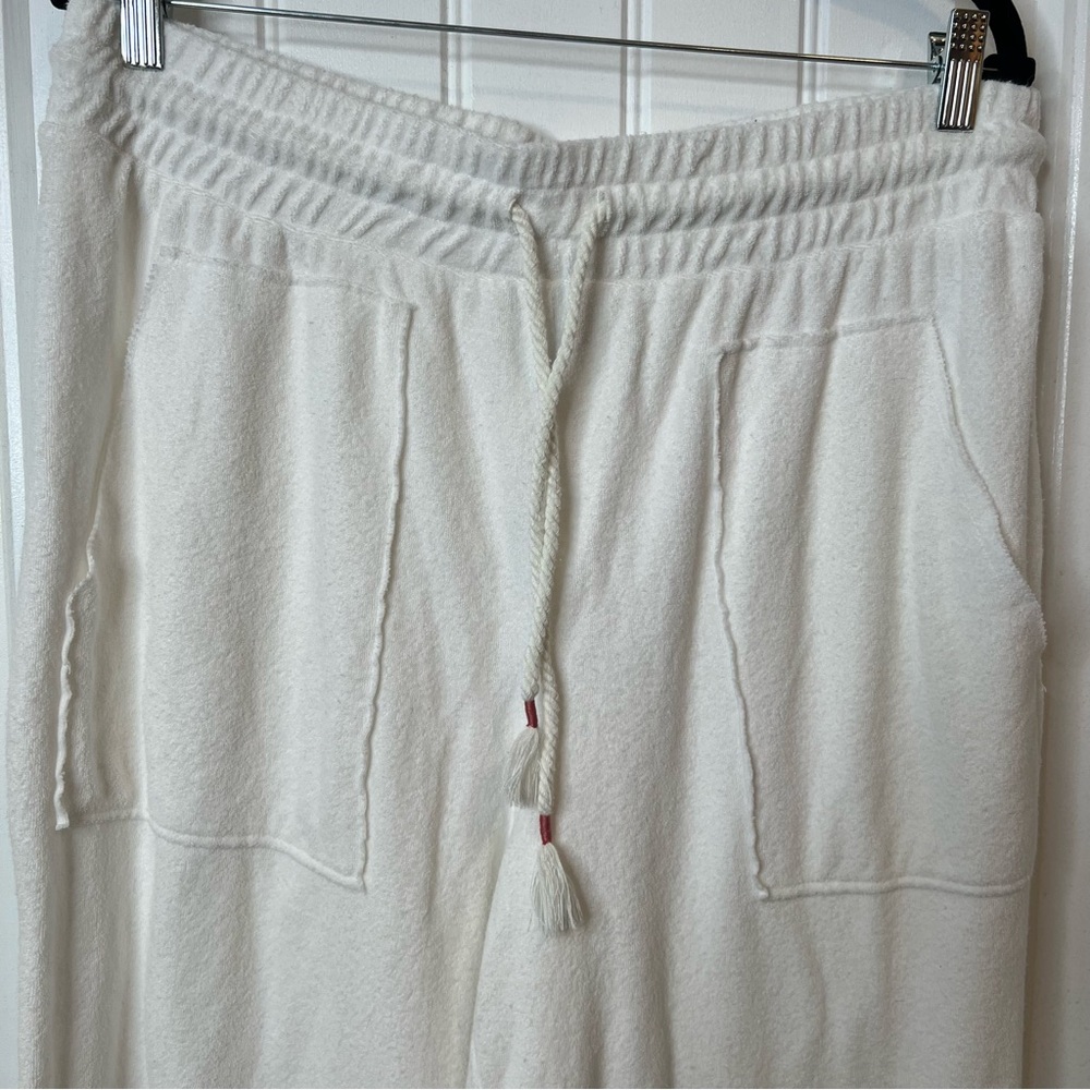 Live Well Lounge Cozy White Hooded Terry Cloth Capri Length Set. Size 18/20W. - Picture 9 of 14